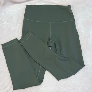 Lululemon Wunder Under Leggings - 8